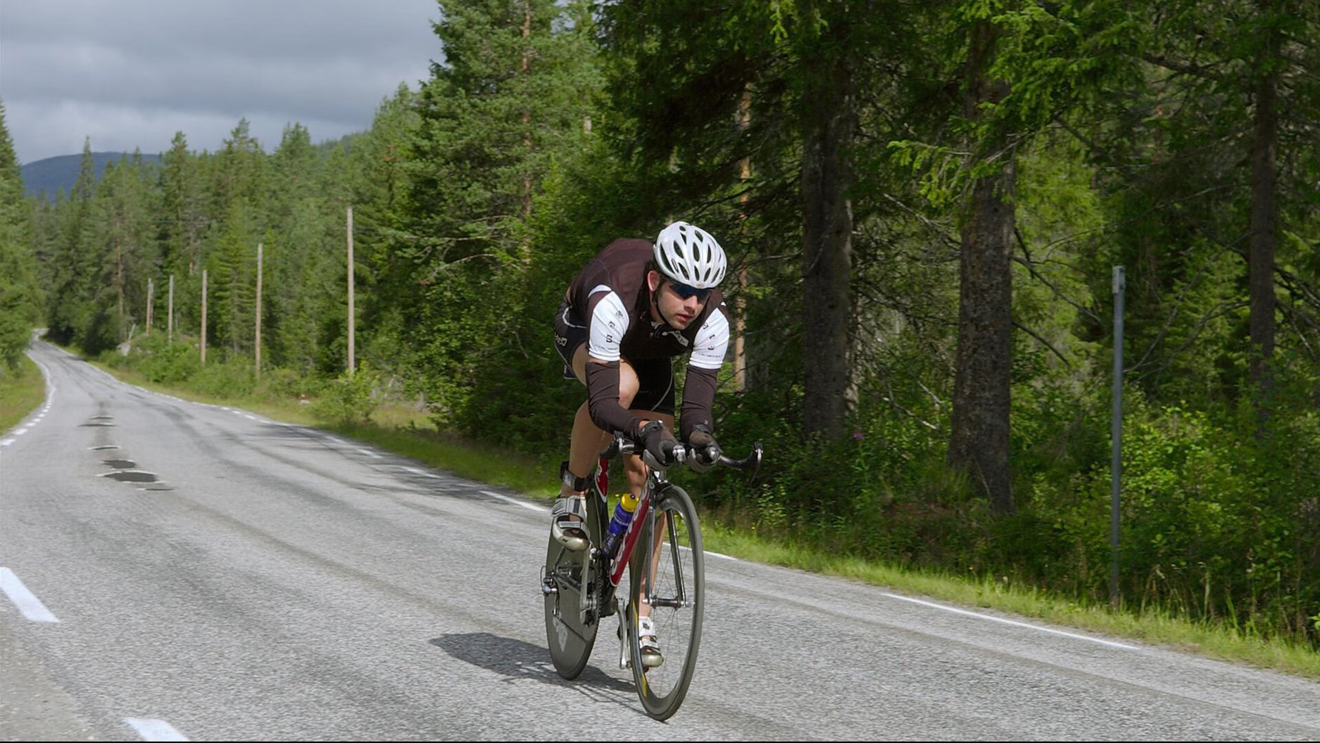 吉尔吉斯斯坦女篮在欧洲锦标赛中稳步前行,逐渐崭露头角